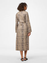 Ladda upp bild till gallerivisning, model_shot-back