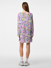 Ladda upp bild till gallerivisning, model_shot-back