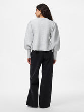 Ladda upp bild till gallerivisning, model_shot-back