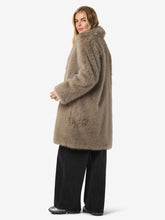 Ladda upp bild till gallerivisning, model_shot-front_full