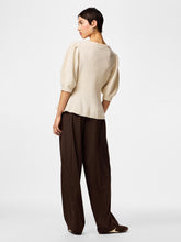 Ladda upp bild till gallerivisning, model_shot-back