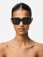 Ladda upp bild till gallerivisning, model_shot-front