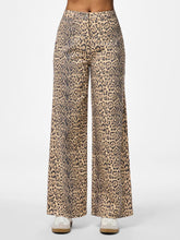 Ladda upp bild till gallerivisning, model_shot-front