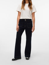 Ladda upp bild till gallerivisning, model_shot-front