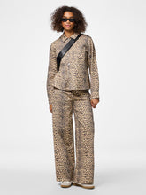 Ladda upp bild till gallerivisning, model_shot-detail