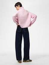 Ladda upp bild till gallerivisning, model_shot-back