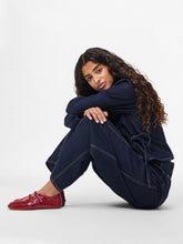 Ladda upp bild till gallerivisning, model_shot-creative
