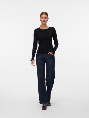 model_shot-front
