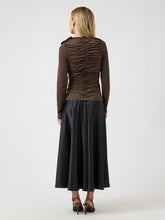 Ladda upp bild till gallerivisning, model_shot-back
