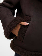 Ladda upp bild till gallerivisning, model_shot-detail
