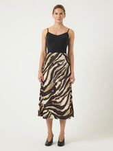 Ladda upp bild till gallerivisning, model_shot-front_full
