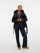 Ladda upp bild till gallerivisning, model_shot-front
