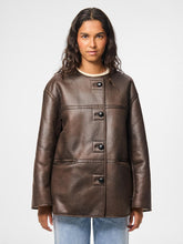 Ladda upp bild till gallerivisning, model_shot-front
