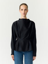 Ladda upp bild till gallerivisning, model_shot-front
