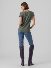 Ladda upp bild till gallerivisning, VMAVA T-Shirt - Laurel Wreath
