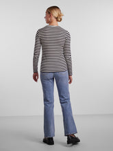 Ladda upp bild till gallerivisning, PCRUKA T-Shirt - Cloud Dancer
